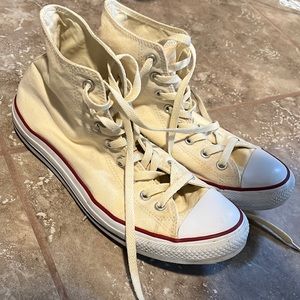 Vanilla Converse size 10 Male